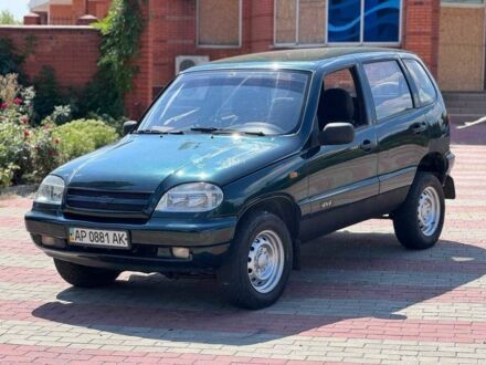 Зеленый Шевроле Нива, объемом двигателя 1.7 л и пробегом 320 тыс. км за 2250 $, фото 1 на Automoto.ua