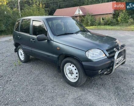 Зелений Шевроле Нива, об'ємом двигуна 1.69 л та пробігом 200 тис. км за 3800 $, фото 1 на Automoto.ua