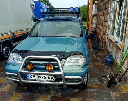Зелений Шевроле Нива, об'ємом двигуна 1.7 л та пробігом 254 тис. км за 4100 $, фото 1 на Automoto.ua