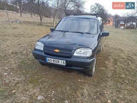 Шевроле Нива 2006 в Тячеве на Automoto.ua Зеленый Шевроле Нива, объемом двигателя 1.69 л и пробегом 161 тыс. км за 3700 $, фото 1 на Automoto.ua