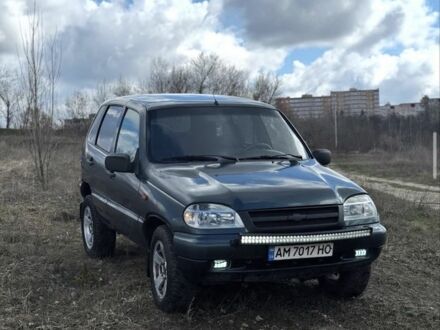 Зеленый Шевроле Нива, объемом двигателя 1.7 л и пробегом 127 тыс. км за 2200 $, фото 1 на Automoto.ua