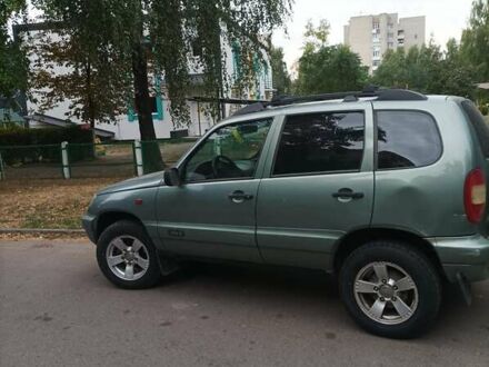 Шевроле Нива 2007 в Луцке на Automoto.ua Зеленый Шевроле Нива, объемом двигателя 1.69 л и пробегом 228 тыс. км за 3000 $, фото 1 на Automoto.ua