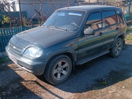 Шевроле Нива 2007 в Павлограде на Automoto.ua Зеленый Шевроле Нива, объемом двигателя 1.7 л и пробегом 240 тыс. км за 4200 $, фото 1 на Automoto.ua