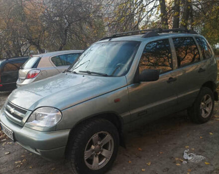 Зелений Шевроле Нива, об'ємом двигуна 1.69 л та пробігом 230 тис. км за 3500 $, фото 1 на Automoto.ua