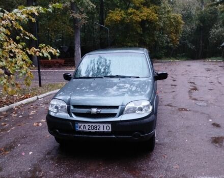 Зелений Шевроле Нива, об'ємом двигуна 1.7 л та пробігом 323 тис. км за 4700 $, фото 1 на Automoto.ua