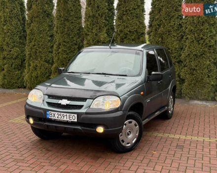 Зелений Шевроле Нива, об'ємом двигуна 1.69 л та пробігом 244 тис. км за 3450 $, фото 1 на Automoto.ua