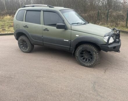 Зелений Шевроле Нива, об'ємом двигуна 1.7 л та пробігом 228 тис. км за 4750 $, фото 1 на Automoto.ua