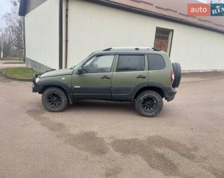 Зелений Шевроле Нива, об'ємом двигуна 1.7 л та пробігом 228 тис. км за 4750 $, фото 1 на Automoto.ua