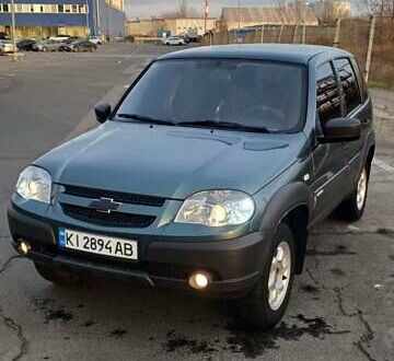 Зеленый Шевроле Нива, объемом двигателя 1.69 л и пробегом 142 тыс. км за 6500 $, фото 1 на Automoto.ua