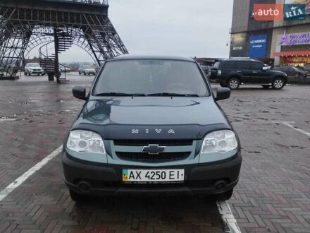 Зеленый Шевроле Нива, объемом двигателя 1.69 л и пробегом 103 тыс. км за 6900 $, фото 1 на Automoto.ua