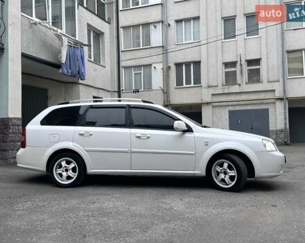 Белый Шевроле Нубира, объемом двигателя 1.6 л и пробегом 275 тыс. км за 3999 $, фото 6 на Automoto.ua