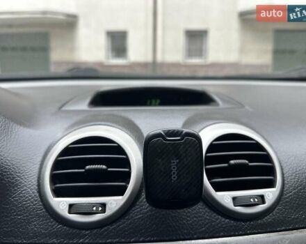 Белый Шевроле Нубира, объемом двигателя 1.6 л и пробегом 275 тыс. км за 3999 $, фото 45 на Automoto.ua