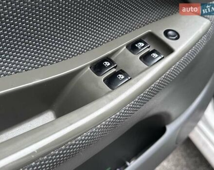 Белый Шевроле Нубира, объемом двигателя 1.6 л и пробегом 275 тыс. км за 3999 $, фото 29 на Automoto.ua