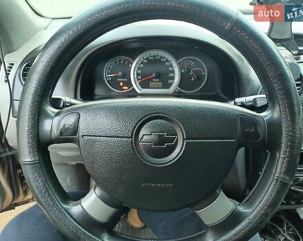 Бежевий Шевроле Нубіра, об'ємом двигуна 1.6 л та пробігом 347 тис. км за 4700 $, фото 8 на Automoto.ua