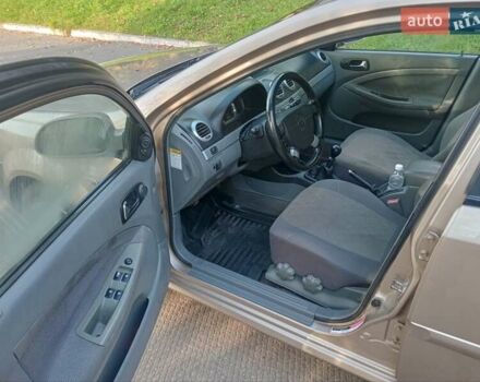 Бежевый Шевроле Нубира, объемом двигателя 1.8 л и пробегом 280 тыс. км за 2950 $, фото 4 на Automoto.ua