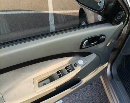 Бежевий Шевроле Нубіра, об'ємом двигуна 1.99 л та пробігом 300 тис. км за 5200 $, фото 10 на Automoto.ua