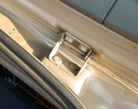 Бежевий Шевроле Нубіра, об'ємом двигуна 1.99 л та пробігом 300 тис. км за 5200 $, фото 16 на Automoto.ua