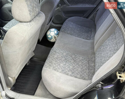 Черный Шевроле Нубира, объемом двигателя 1.8 л и пробегом 171 тыс. км за 4300 $, фото 16 на Automoto.ua