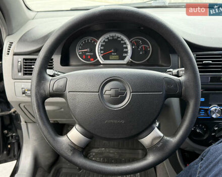 Черный Шевроле Нубира, объемом двигателя 1.8 л и пробегом 171 тыс. км за 4300 $, фото 14 на Automoto.ua