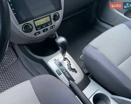 Черный Шевроле Нубира, объемом двигателя 1.8 л и пробегом 233 тыс. км за 5490 $, фото 19 на Automoto.ua