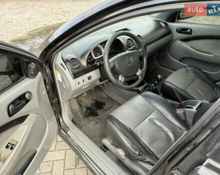 Чорний Шевроле Нубіра, об'ємом двигуна 1.6 л та пробігом 250 тис. км за 1950 $, фото 8 на Automoto.ua