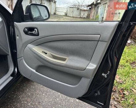 Черный Шевроле Нубира, объемом двигателя 1.6 л и пробегом 205 тыс. км за 5450 $, фото 33 на Automoto.ua