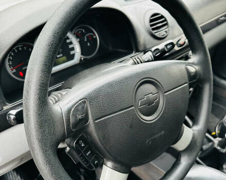 Черный Шевроле Нубира, объемом двигателя 1.6 л и пробегом 252 тыс. км за 4500 $, фото 16 на Automoto.ua