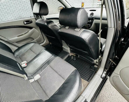 Черный Шевроле Нубира, объемом двигателя 1.6 л и пробегом 252 тыс. км за 4500 $, фото 21 на Automoto.ua