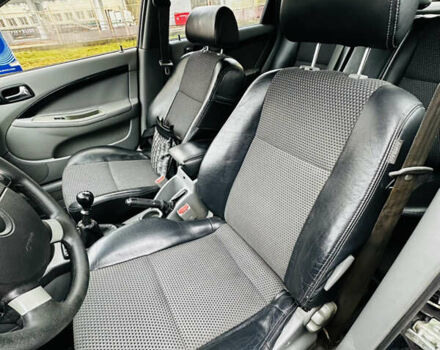 Черный Шевроле Нубира, объемом двигателя 1.6 л и пробегом 252 тыс. км за 4500 $, фото 20 на Automoto.ua