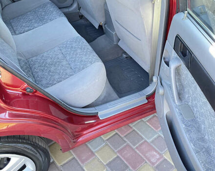 Красный Шевроле Нубира, объемом двигателя 1.8 л и пробегом 78 тыс. км за 4450 $, фото 13 на Automoto.ua