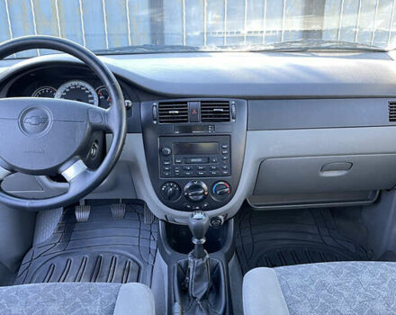 Красный Шевроле Нубира, объемом двигателя 1.8 л и пробегом 78 тыс. км за 4450 $, фото 9 на Automoto.ua