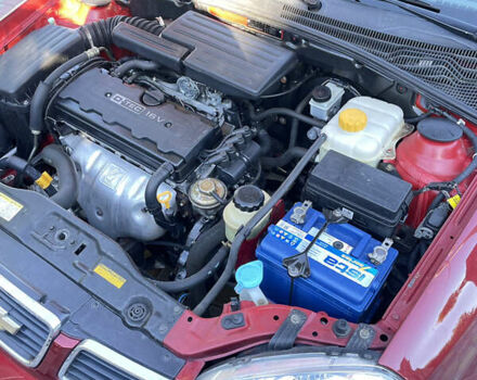 Красный Шевроле Нубира, объемом двигателя 1.8 л и пробегом 78 тыс. км за 4450 $, фото 10 на Automoto.ua