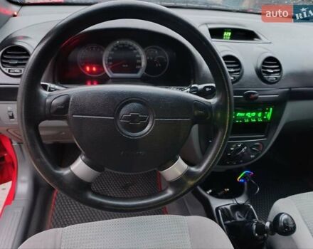 Красный Шевроле Нубира, объемом двигателя 1.6 л и пробегом 235 тыс. км за 3900 $, фото 21 на Automoto.ua