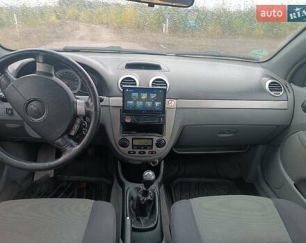 Желтый Шевроле Нубира, объемом двигателя 1.8 л и пробегом 444 тыс. км за 3500 $, фото 4 на Automoto.ua