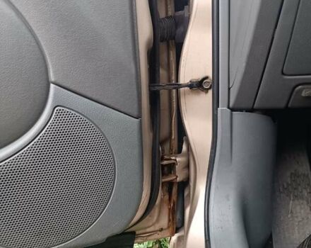 Желтый Шевроле Нубира, объемом двигателя 1.8 л и пробегом 444 тыс. км за 3500 $, фото 9 на Automoto.ua