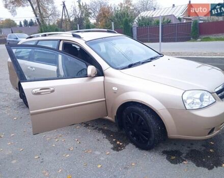 Желтый Шевроле Нубира, объемом двигателя 1.6 л и пробегом 215 тыс. км за 4000 $, фото 3 на Automoto.ua