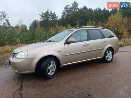 Желтый Шевроле Нубира, объемом двигателя 1.8 л и пробегом 444 тыс. км за 3500 $, фото 1 на Automoto.ua