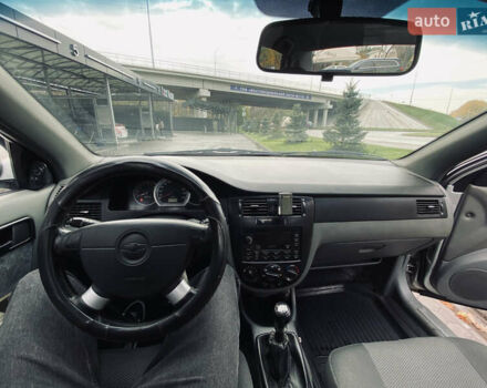 Серый Шевроле Нубира, объемом двигателя 1.8 л и пробегом 360 тыс. км за 3500 $, фото 10 на Automoto.ua