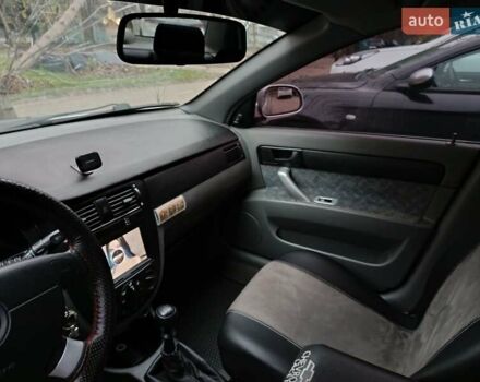 Серый Шевроле Нубира, объемом двигателя 1.6 л и пробегом 332 тыс. км за 3900 $, фото 8 на Automoto.ua