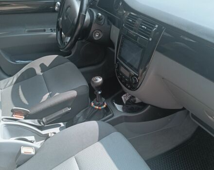 Серый Шевроле Нубира, объемом двигателя 1.8 л и пробегом 133 тыс. км за 4600 $, фото 12 на Automoto.ua