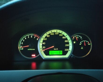 Серый Шевроле Нубира, объемом двигателя 1.8 л и пробегом 183 тыс. км за 4700 $, фото 7 на Automoto.ua