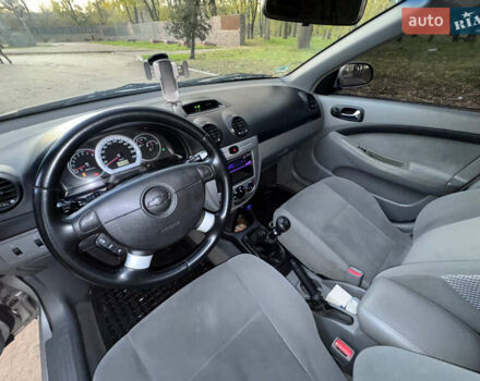 Серый Шевроле Нубира, объемом двигателя 1.6 л и пробегом 271 тыс. км за 3999 $, фото 16 на Automoto.ua