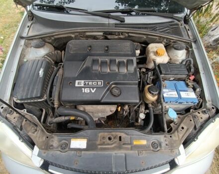 Серый Шевроле Нубира, объемом двигателя 1.6 л и пробегом 272 тыс. км за 3200 $, фото 2 на Automoto.ua