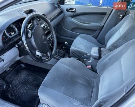 Сірий Шевроле Нубіра, об'ємом двигуна 1.6 л та пробігом 250 тис. км за 3900 $, фото 7 на Automoto.ua