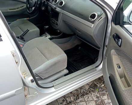 Серый Шевроле Нубира, объемом двигателя 1.8 л и пробегом 200 тыс. км за 2999 $, фото 6 на Automoto.ua