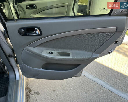 Серый Шевроле Нубира, объемом двигателя 1.8 л и пробегом 281 тыс. км за 3550 $, фото 15 на Automoto.ua