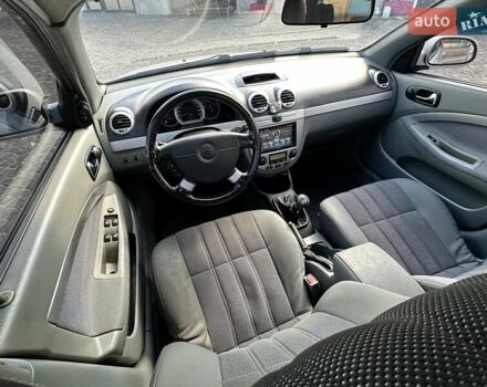 Серый Шевроле Нубира, объемом двигателя 1.8 л и пробегом 264 тыс. км за 5555 $, фото 5 на Automoto.ua