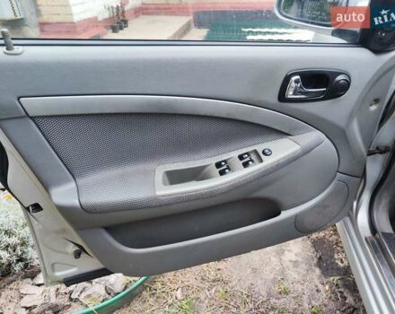 Серый Шевроле Нубира, объемом двигателя 1.8 л и пробегом 309 тыс. км за 4700 $, фото 4 на Automoto.ua