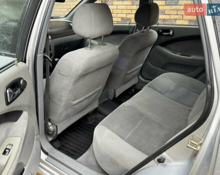 Серый Шевроле Нубира, объемом двигателя 1.6 л и пробегом 241 тыс. км за 4100 $, фото 12 на Automoto.ua