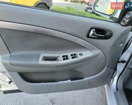 Серый Шевроле Нубира, объемом двигателя 1.8 л и пробегом 282 тыс. км за 4800 $, фото 8 на Automoto.ua